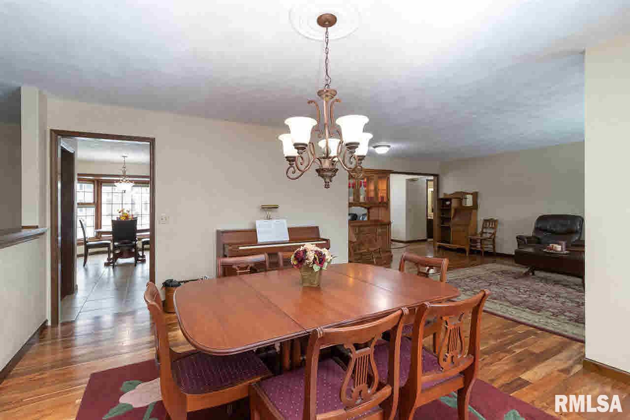 6532 James Road Bettendorf, IA 52722 - Photo 7 of 24 Gallery Image 7