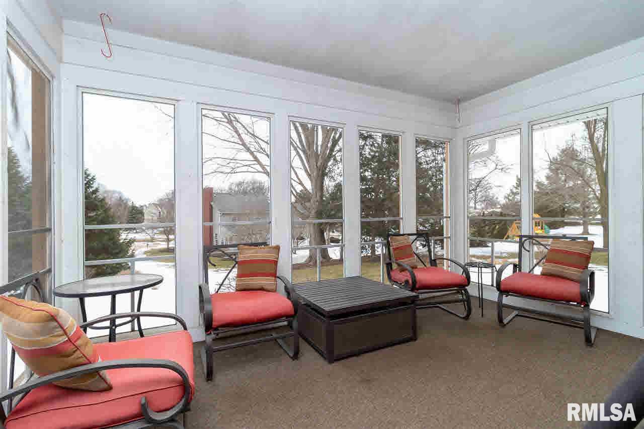 6532 James Road Bettendorf, IA 52722 - Photo 10 of 24 Gallery Image 10