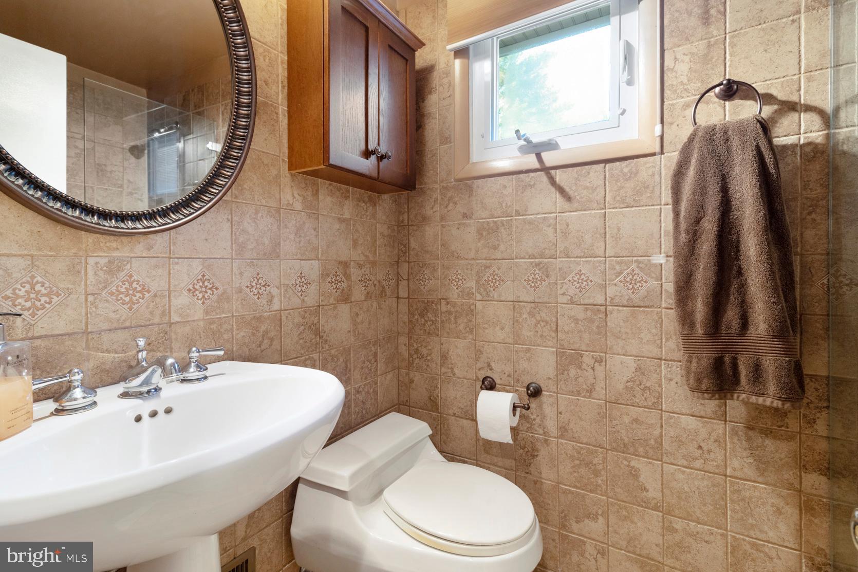 321 Myrtle Lane Narberth, PA 19072 - Photo 32 of 69 Bathroom 3