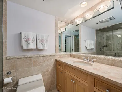 $999,000 | 950 North Michigan Avenue, Unit 2305, Chicago, IL 60611