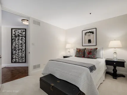 $999,000 | 950 North Michigan Avenue, Unit 2305, Chicago, IL 60611