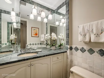 $999,000 | 950 North Michigan Avenue, Unit 2305, Chicago, IL 60611