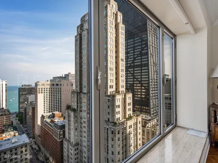 $999,000 | 950 North Michigan Avenue, Unit 2305, Chicago, IL 60611