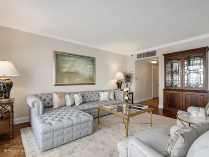 $999,000 | 950 North Michigan Avenue, Unit 2305, Chicago, IL 60611