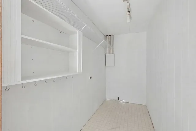 $3,300 | 5611 South Quincy Street, Hinsdale, IL 60521