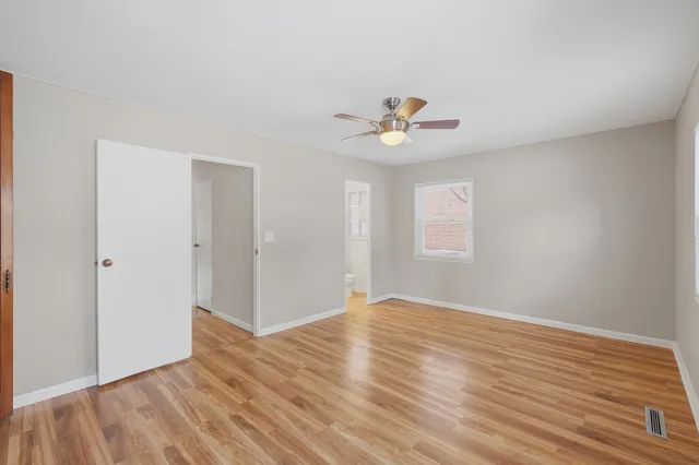 $3,300 | 5611 South Quincy Street, Hinsdale, IL 60521