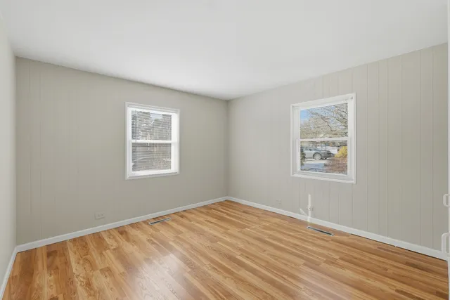 $3,300 | 5611 South Quincy Street, Hinsdale, IL 60521