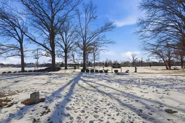 $3,300 | 5611 South Quincy Street, Hinsdale, IL 60521