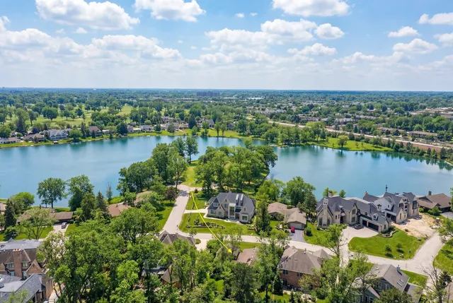 $3,300 | 5611 South Quincy Street, Hinsdale, IL 60521