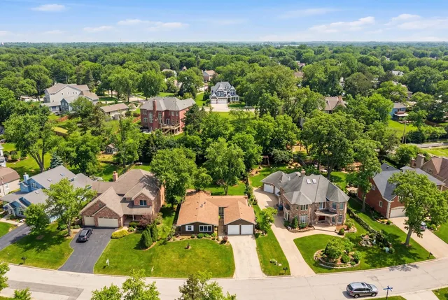 $3,300 | 5611 South Quincy Street, Hinsdale, IL 60521