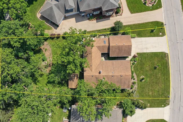 $3,300 | 5611 South Quincy Street, Hinsdale, IL 60521