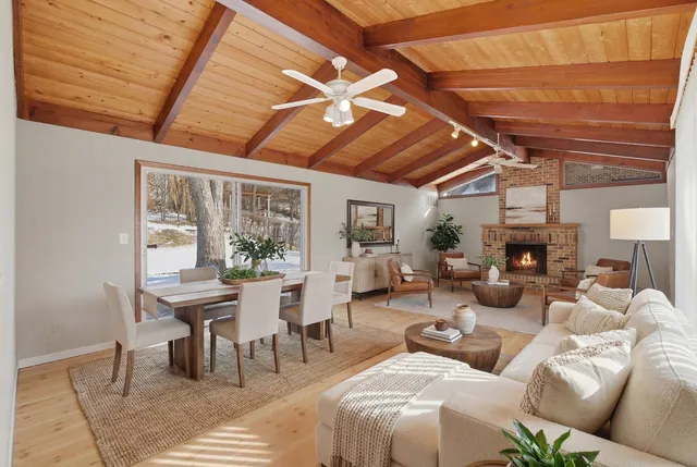 $3,300 | 5611 South Quincy Street, Hinsdale, IL 60521