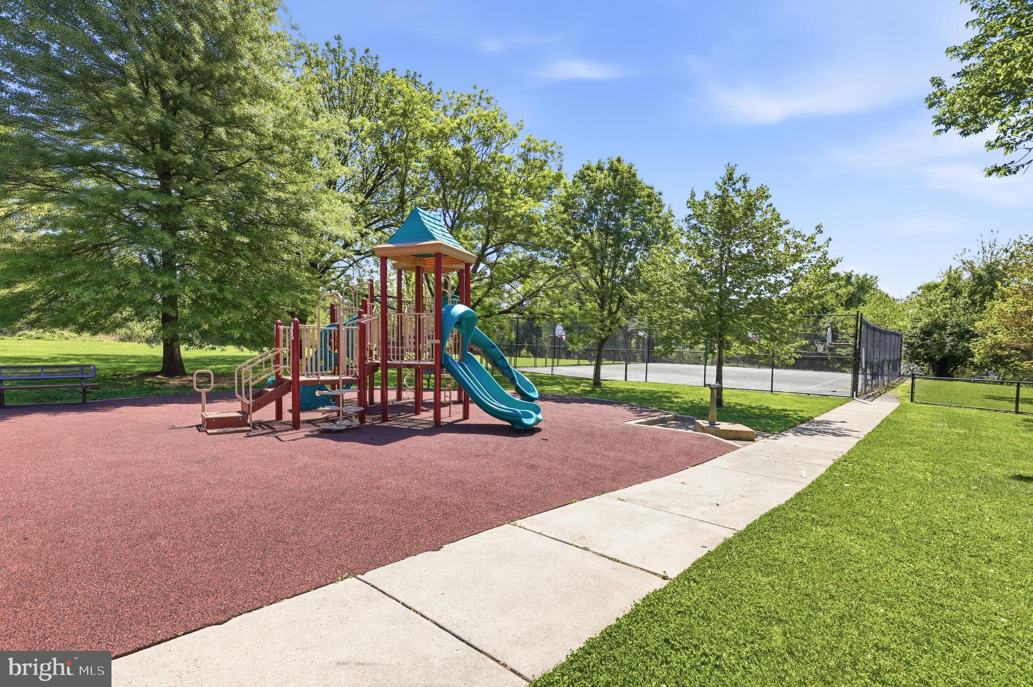 1421 West 41st Street Baltimore, MD 21211 - Photo 31 of 43 Great park!