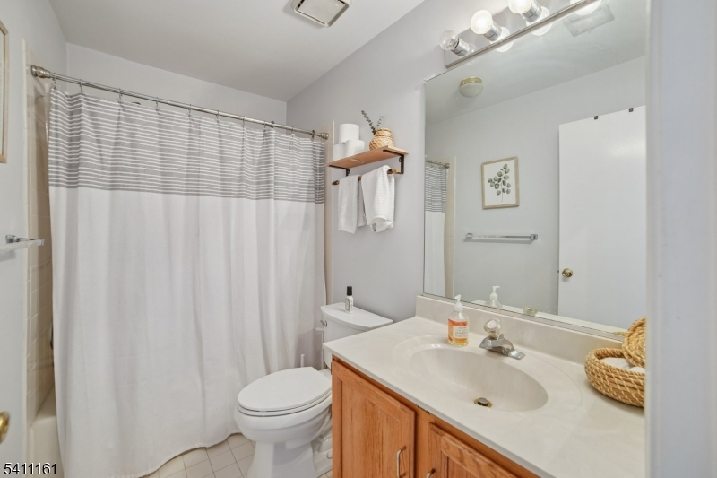 19 Birchwood Road, Unit 19 Bedminster, NJ 07921 - Photo 11 of 41