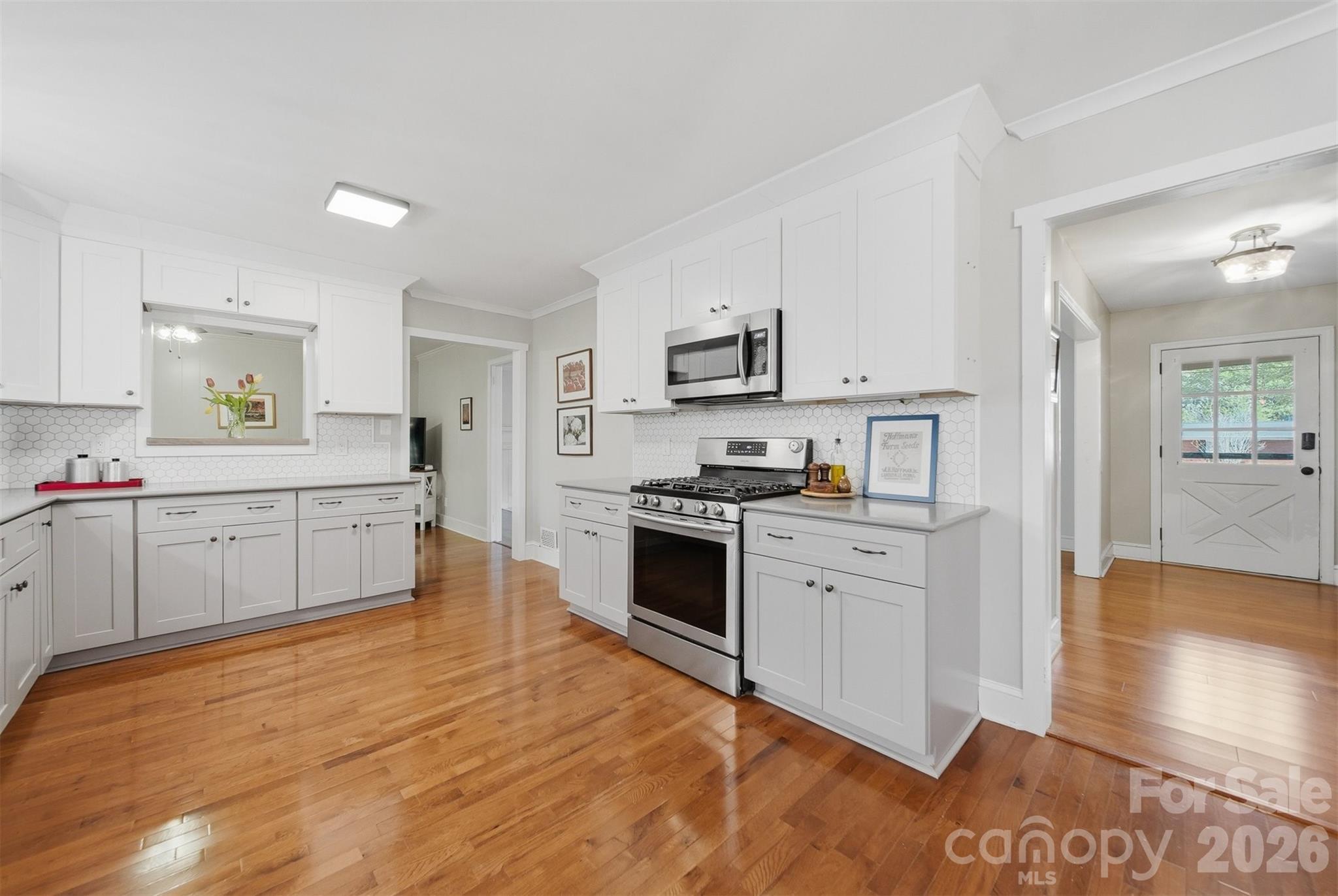 35 32nd Avenue Northwest Hickory, NC 28601 - Photo 3 of 37