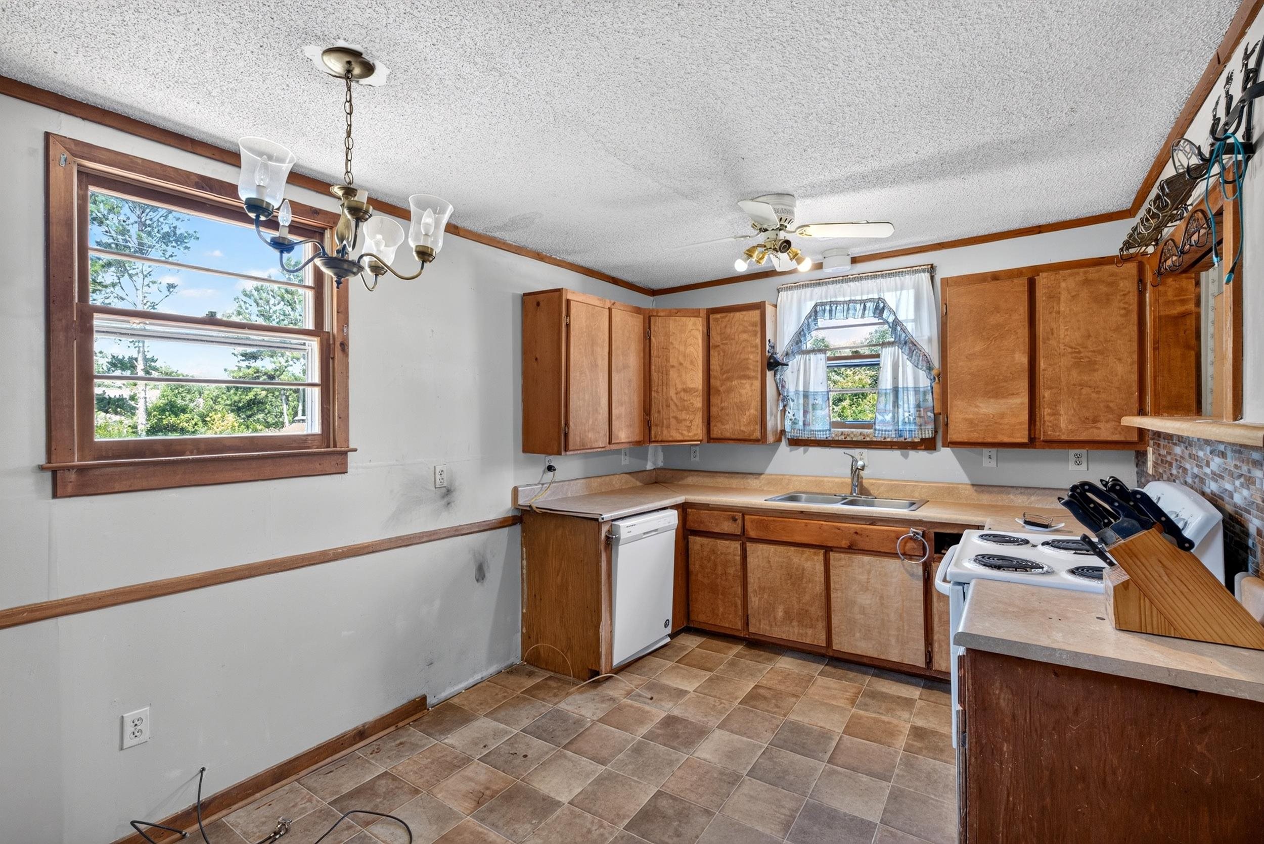 121 Hadden Heights Road Spartanburg, SC 29301 - Photo 10 of 37 Gallery Image 10