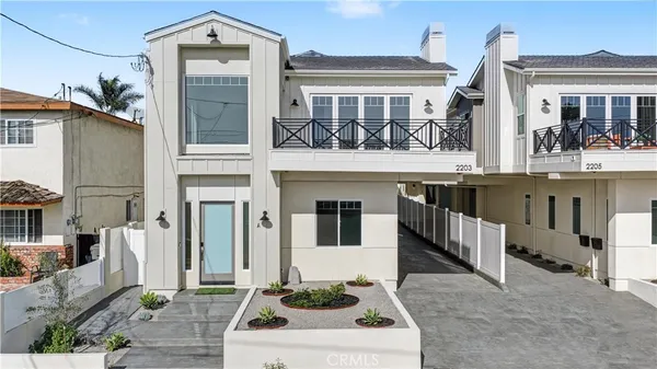 $2,150,000 | 2203 Marshallfield Lane, Unit B, Redondo Beach, CA 90278