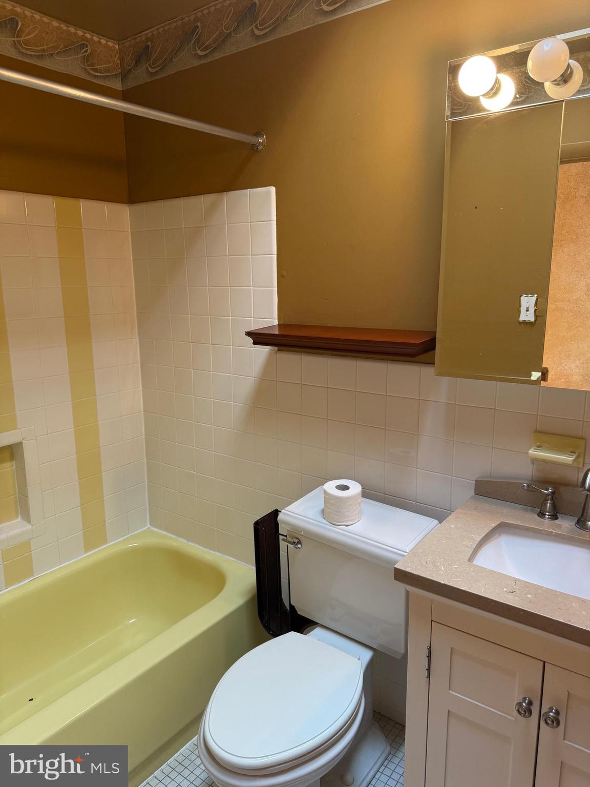 7314 Hill Road Philadelphia, PA 19128 - Photo 44 of 68 a bathroom with a sink a toilet and bathtub