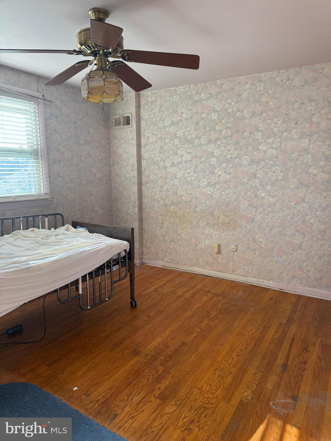 7314 Hill Road Philadelphia, PA 19128 - Photo 48 of 68 a dining room with a table and chairs