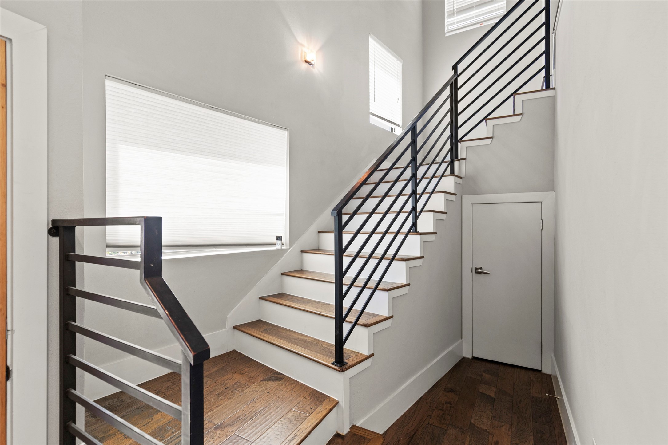 1613 Wheeler Avenue, Unit A Houston, TX 77004 - Photo 7 of 32 a view of entryway