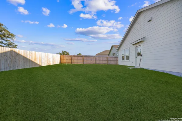 $1,575 | 13002 Sage Turn, St. Hedwig, TX 78152
