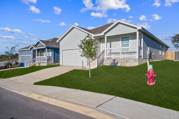 $1,575 | 13002 Sage Turn, St. Hedwig, TX 78152