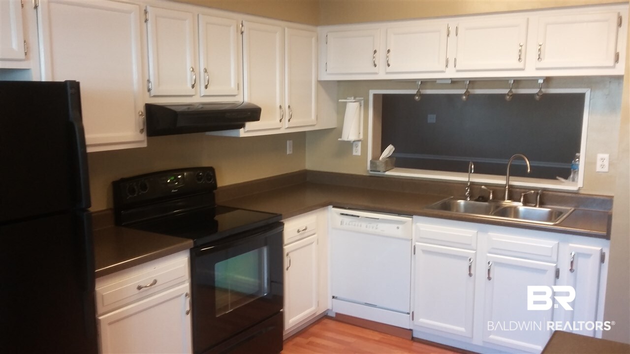5900 Grelot Road, Unit 201 Mobile, AL 36609 - Photo 3 of 6