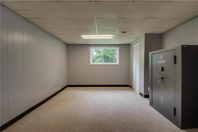 477 Franklin Limestone Road Nashville, TN 37217 - Photo 10 of 19 This 3rd Bedroom has plenty of space for your larger furniture., or to be used for multiple purposes.