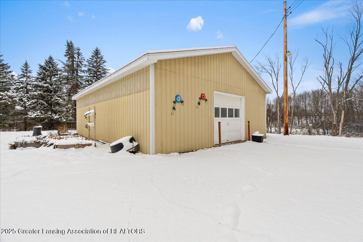 4632 Old Lansing Road Lansing, MI 48917 - Photo 30 of 38 43-Media Jett - 38
