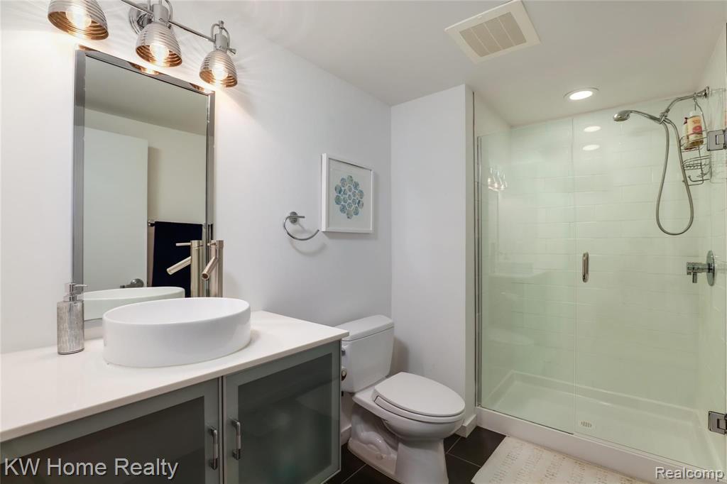211 East 9 Mile Road, Unit 313 Ferndale, MI 48220 - Photo 7 of 33