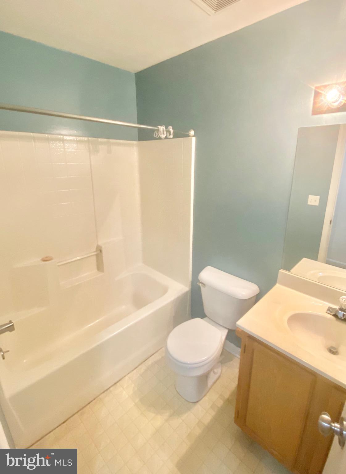11579 Ropeknot Road Lusby, MD 20657 - Photo 7 of 20 Upper Level Bathroom!