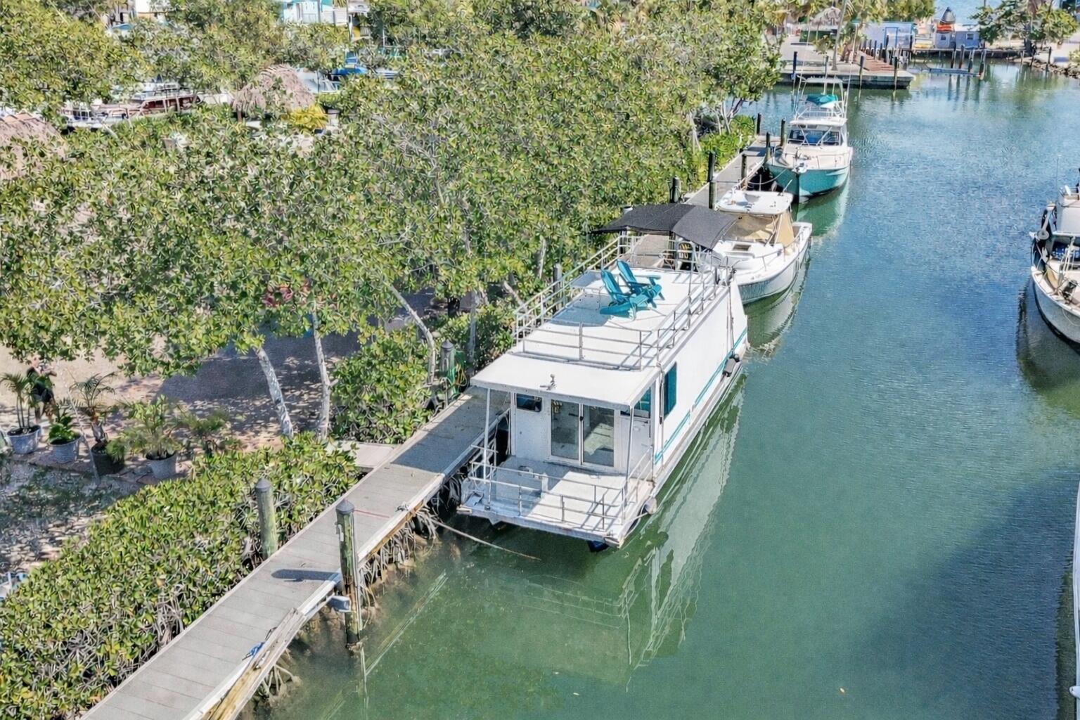 100 Morris Lane, Unit D9 Key Largo, FL 33037 - Photo 4 of 23 Dock