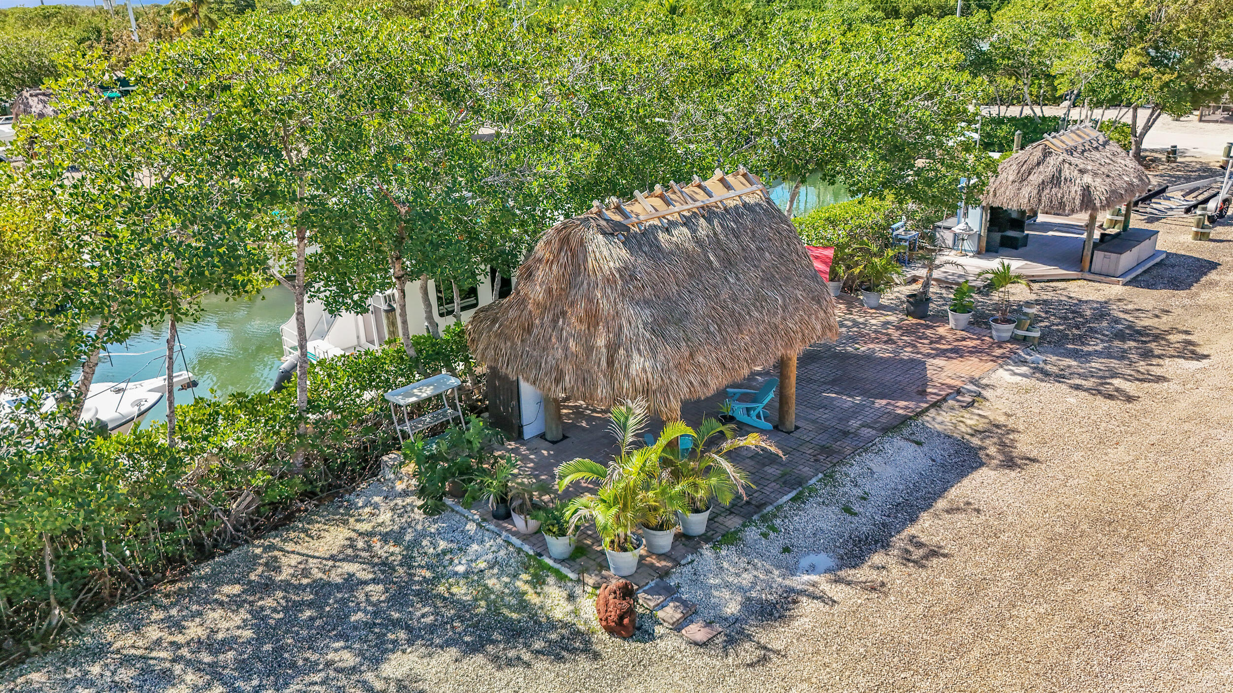 100 Morris Lane, Unit D9 Key Largo, FL 33037 - Photo 10 of 23 Tiki area