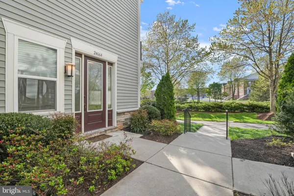 $575,000 | 24664 Cable Mill Terrace, Aldie, VA 20105