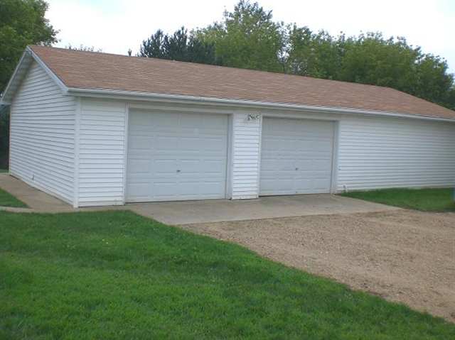 193 Blue Heron Road Lacon, IL 61540 - Photo 2 of 15