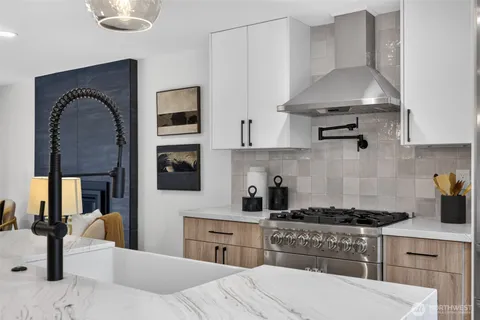$2,395,000 | 1023 109th Avenue Southeast, Bellevue, WA 98004