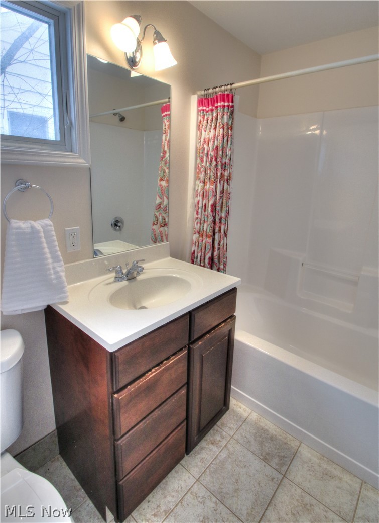 14443 Summerfield Road Cleveland, OH 44118 - Photo 18 of 34 Gallery Image 18