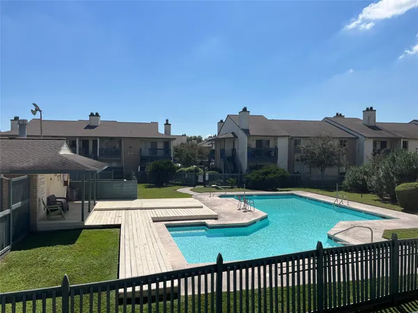 $110,000 | 250 El Dorado Boulevard, Unit 130, Webster, TX 77598