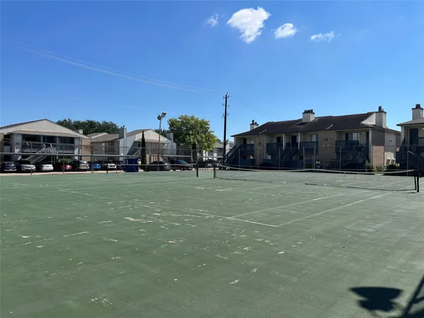 $110,000 | 250 El Dorado Boulevard, Unit 130, Webster, TX 77598