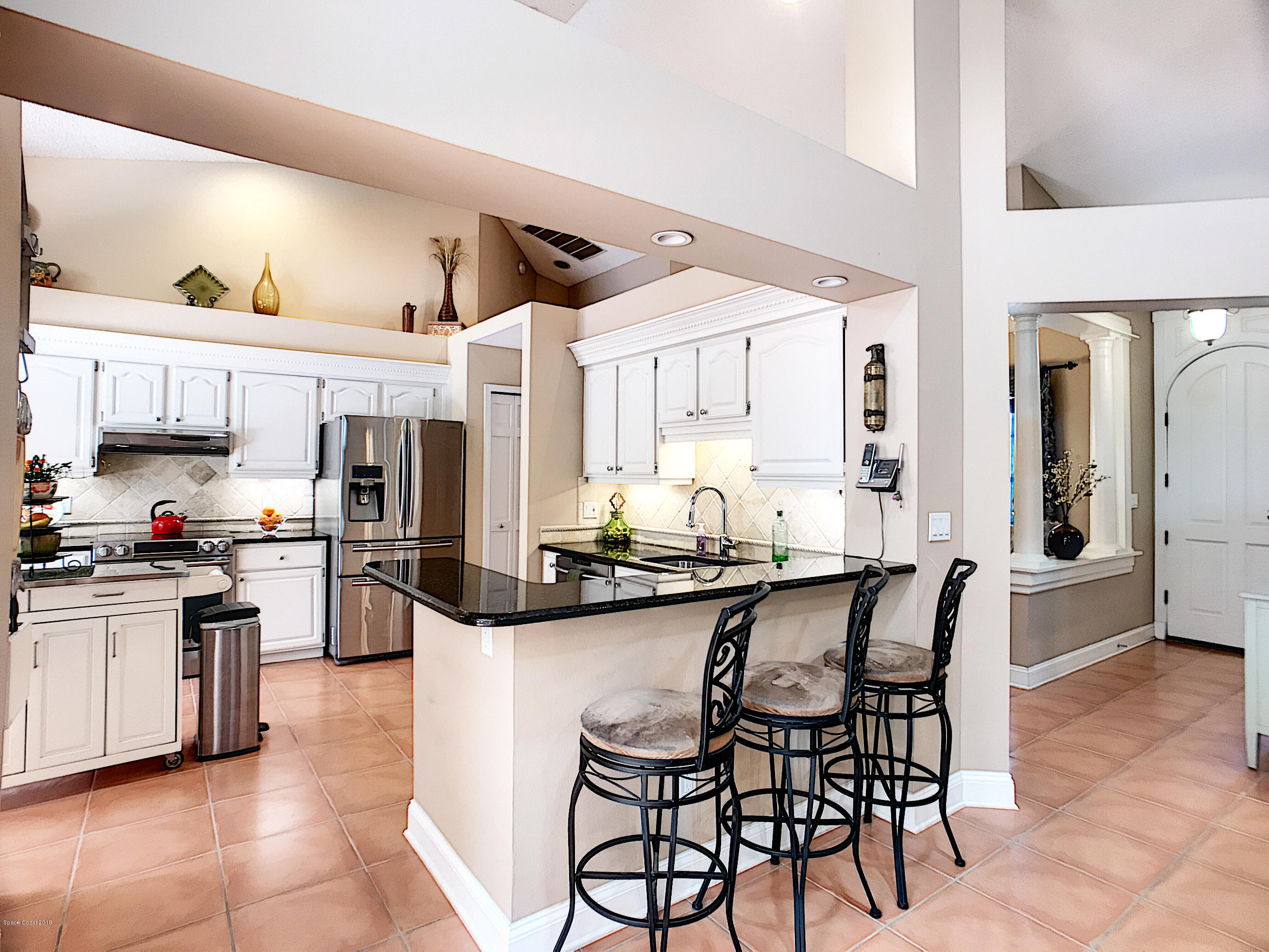 301 Lake Road Lake Mary, FL 32746 - Photo 21 of 47 Kitchen Breakfast Bar