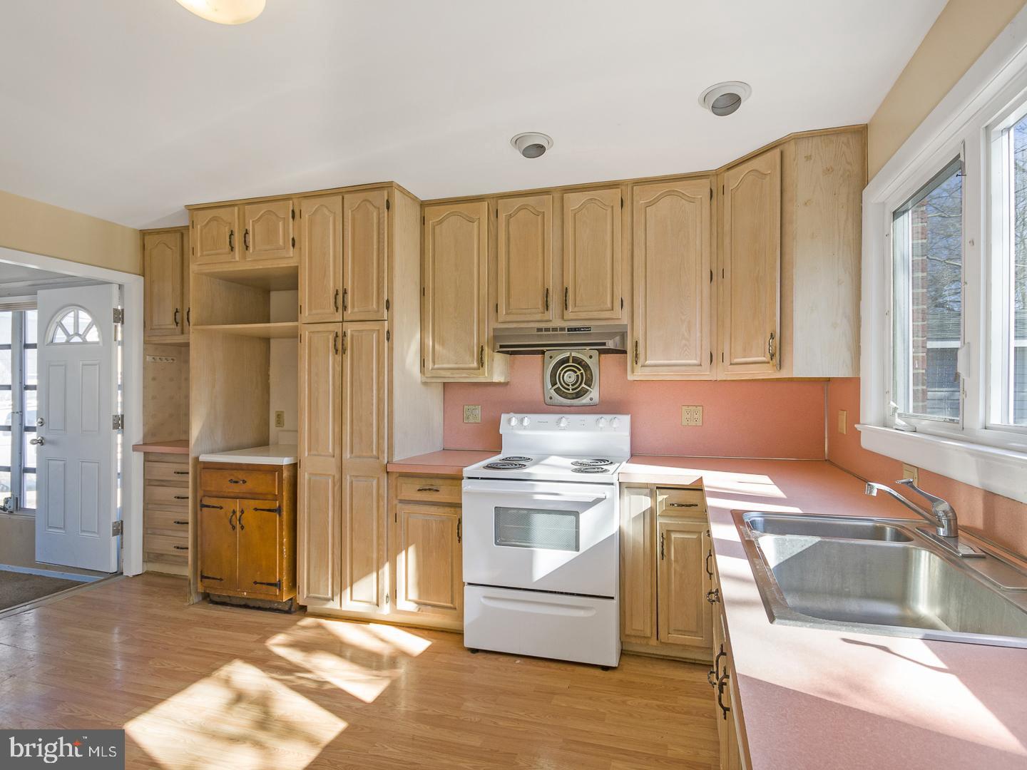612 Taylor Street Riverside, NJ 08075 - Photo 4 of 26