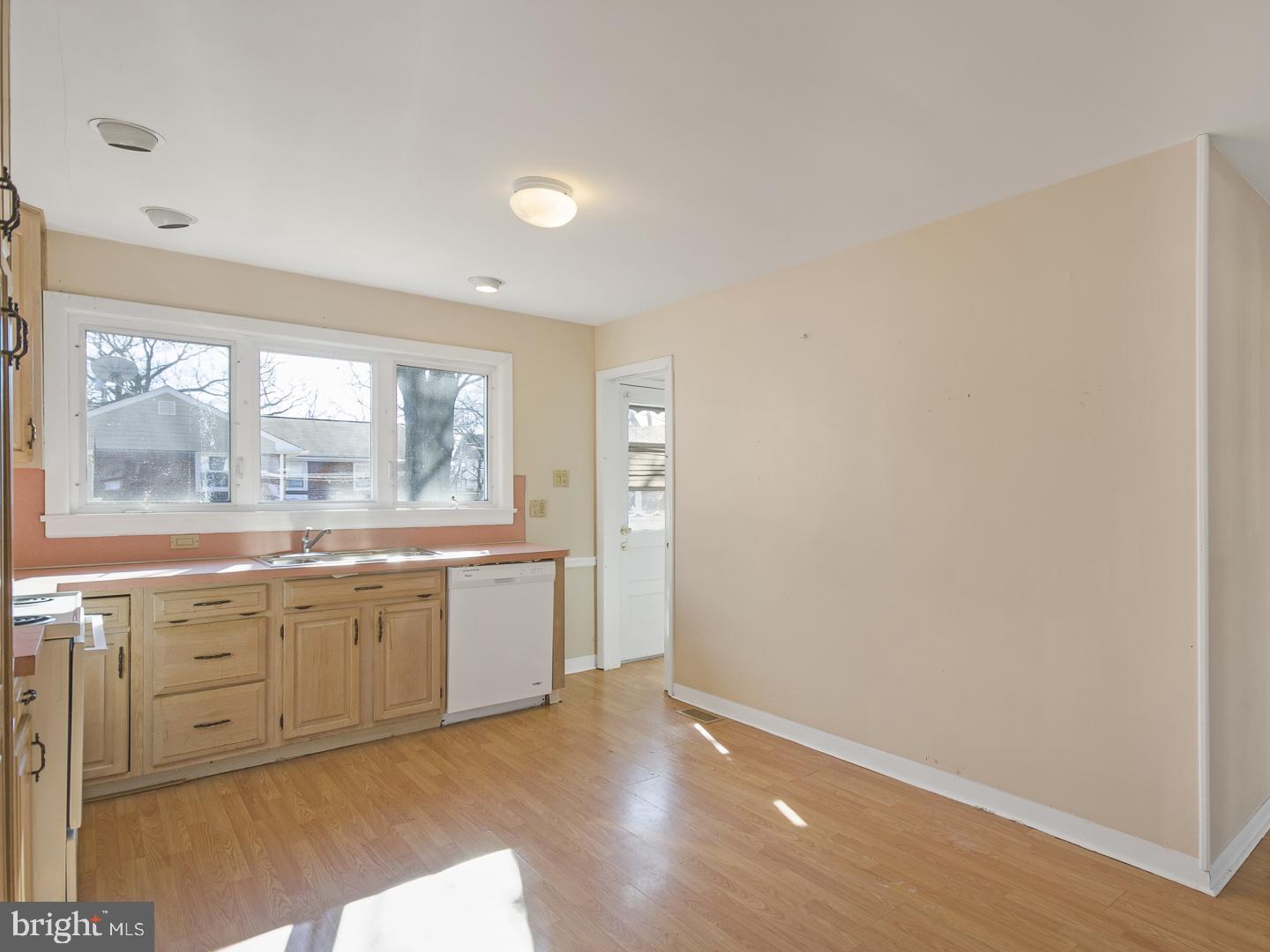 612 Taylor Street Riverside, NJ 08075 - Photo 5 of 26