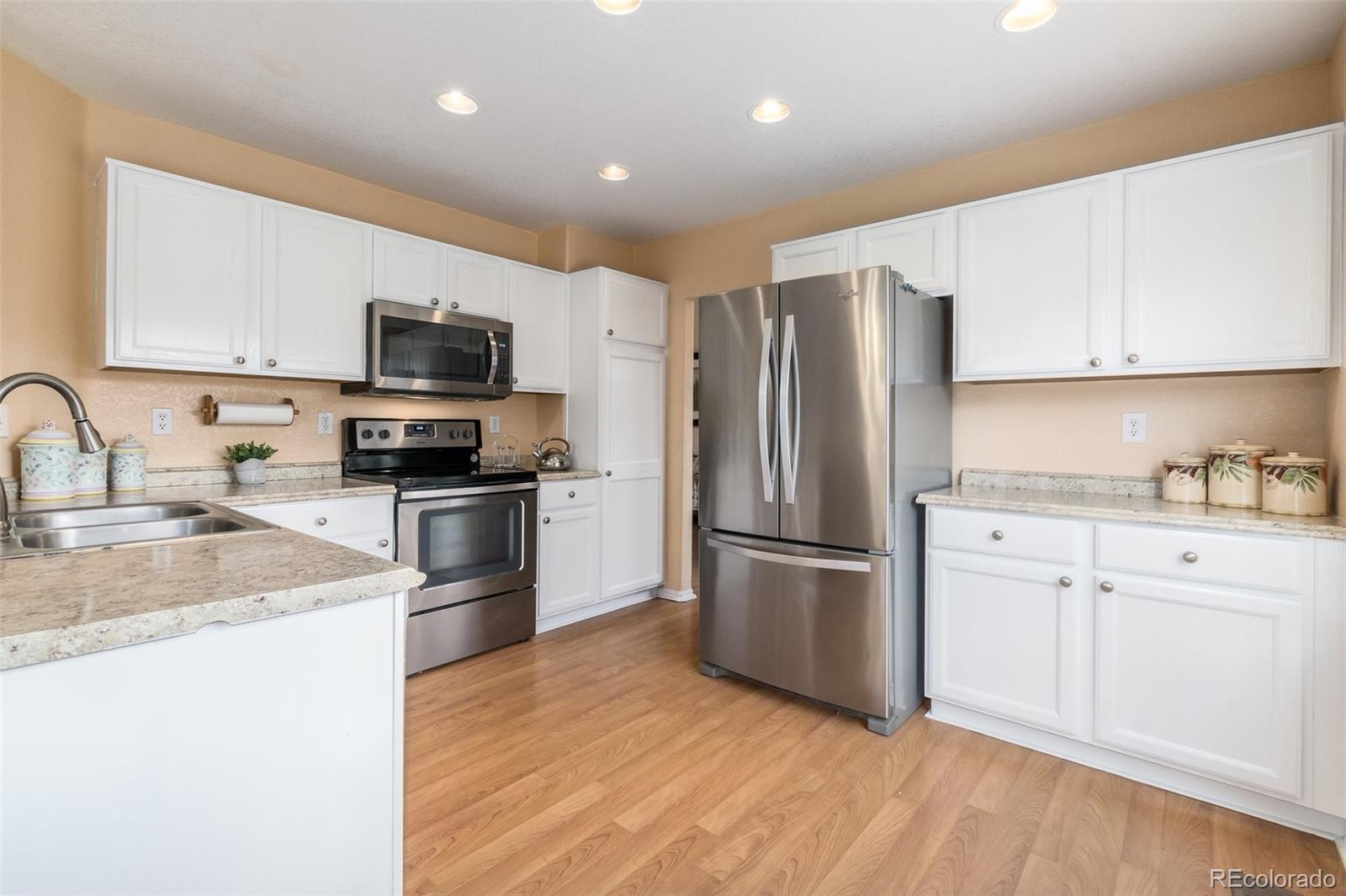 9897 Bathurst Way Highlands Ranch, CO 80130 - Photo 9 of 30 Gallery Image 9