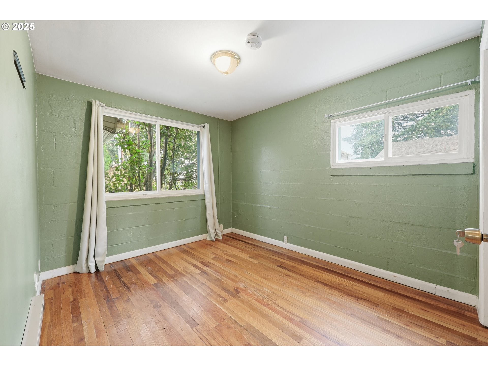 13325 Southwest Larson Street Beaverton, OR 97005 - Photo 12 of 26 Gallery Image 12