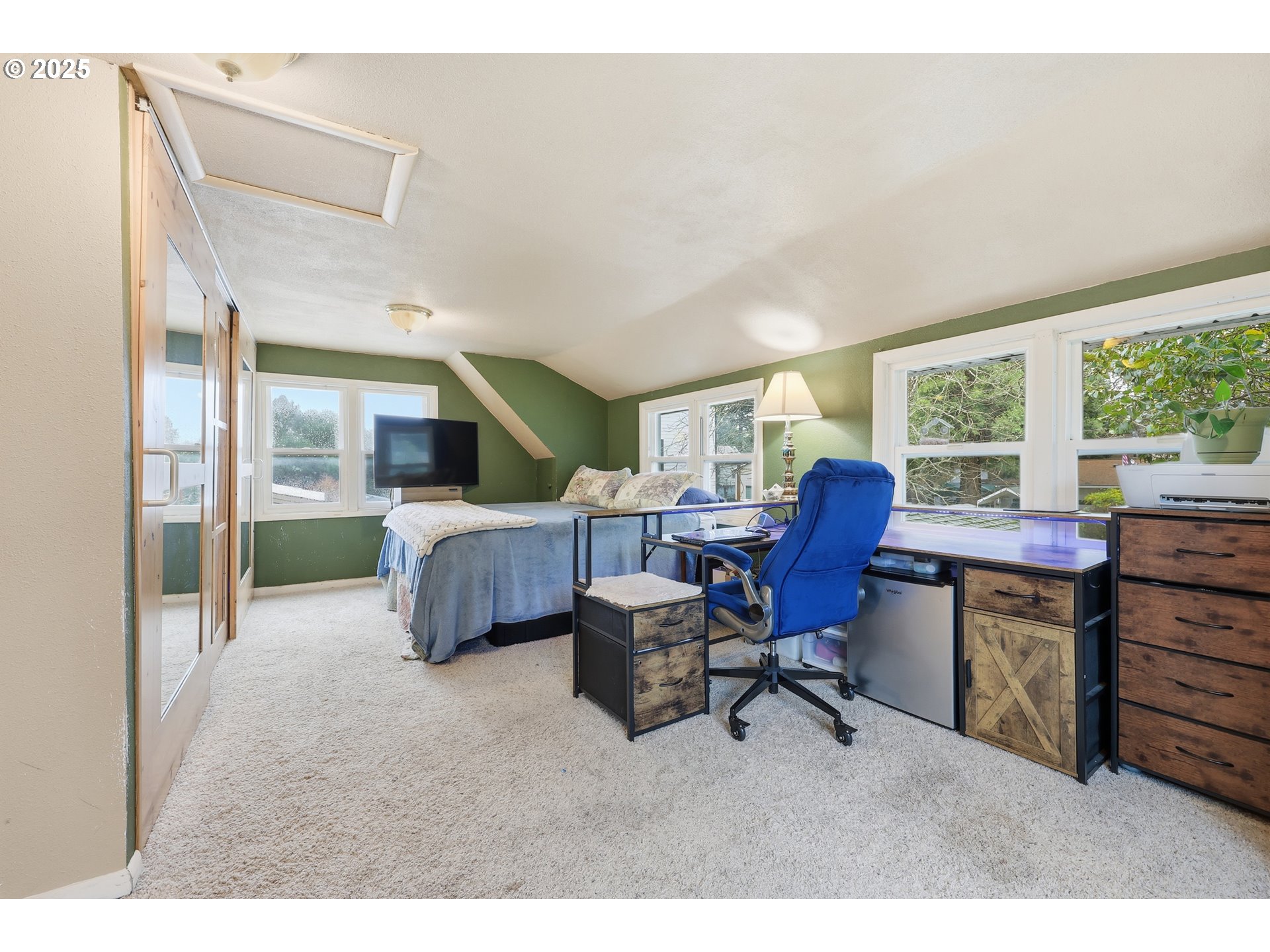 13325 Southwest Larson Street Beaverton, OR 97005 - Photo 15 of 26 Gallery Image 15