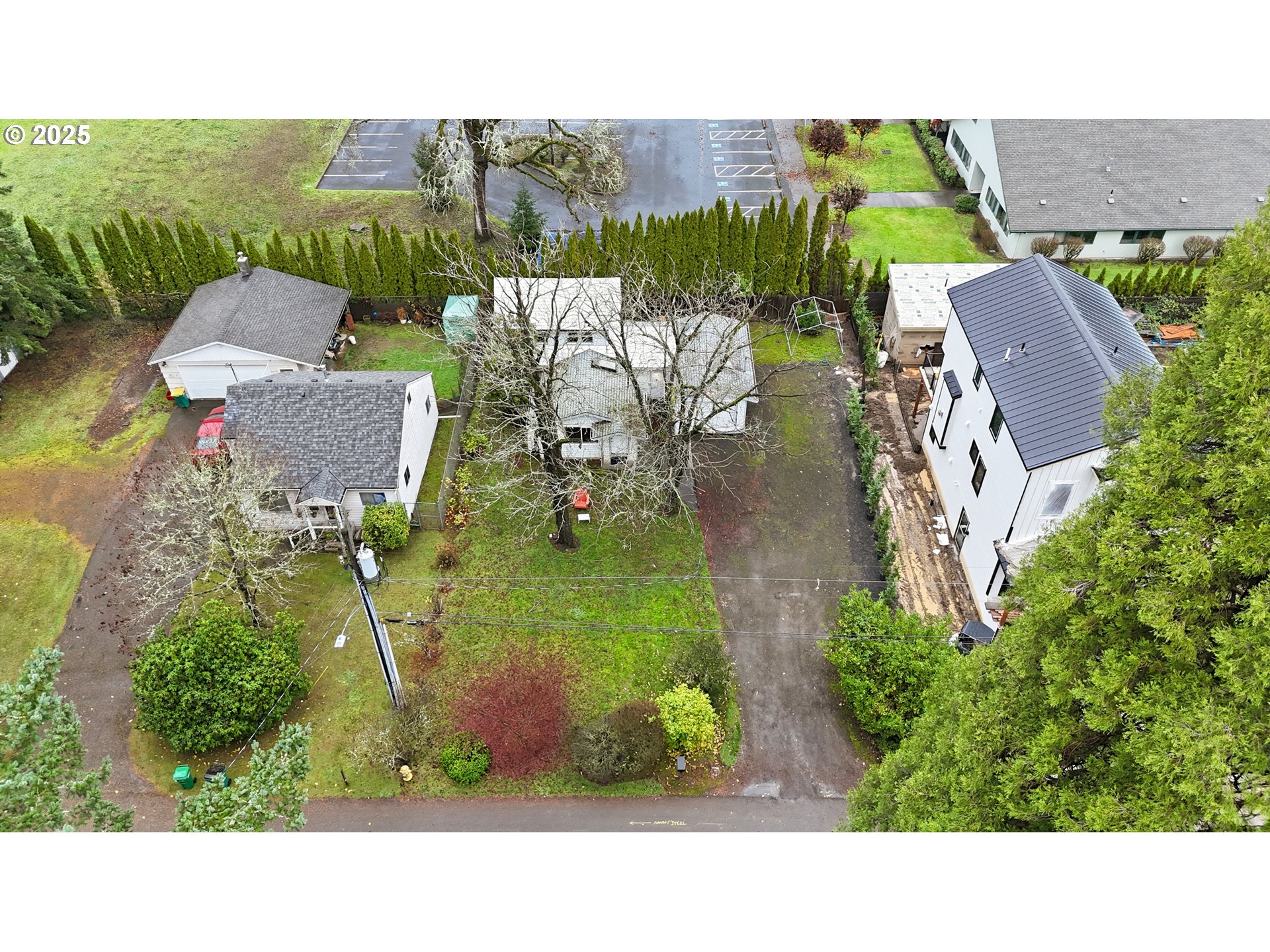 13325 Southwest Larson Street Beaverton, OR 97005 - Photo 3 of 26 Gallery Image 3