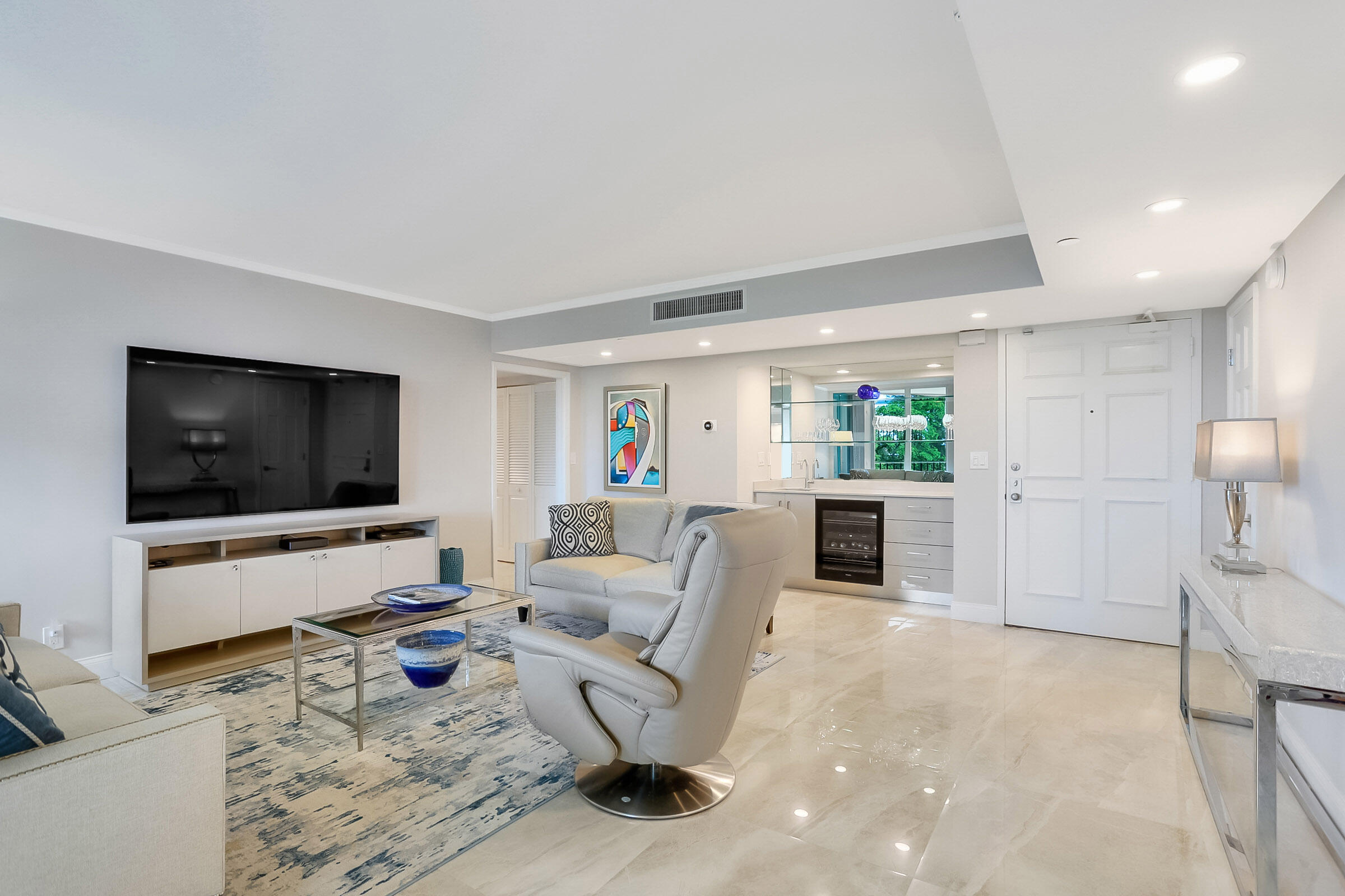 100 Southeast 5th Avenue, Unit PH2 Boca Raton, FL 33432 - Photo 9 of 60 Living Room