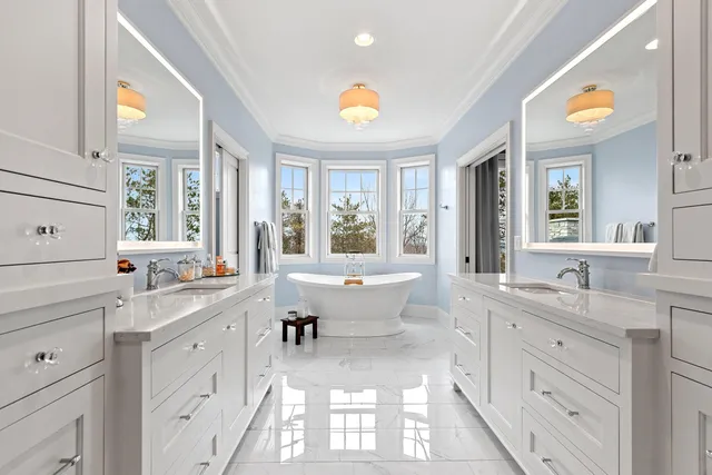 $1,799,999 | 6916 North Palladium Court, Appleton, WI 54913