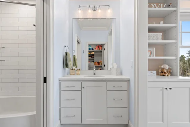 $1,799,999 | 6916 North Palladium Court, Appleton, WI 54913