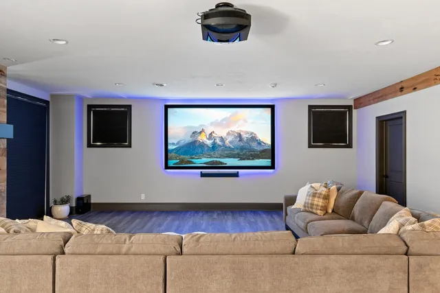 $1,799,999 | 6916 North Palladium Court, Appleton, WI 54913